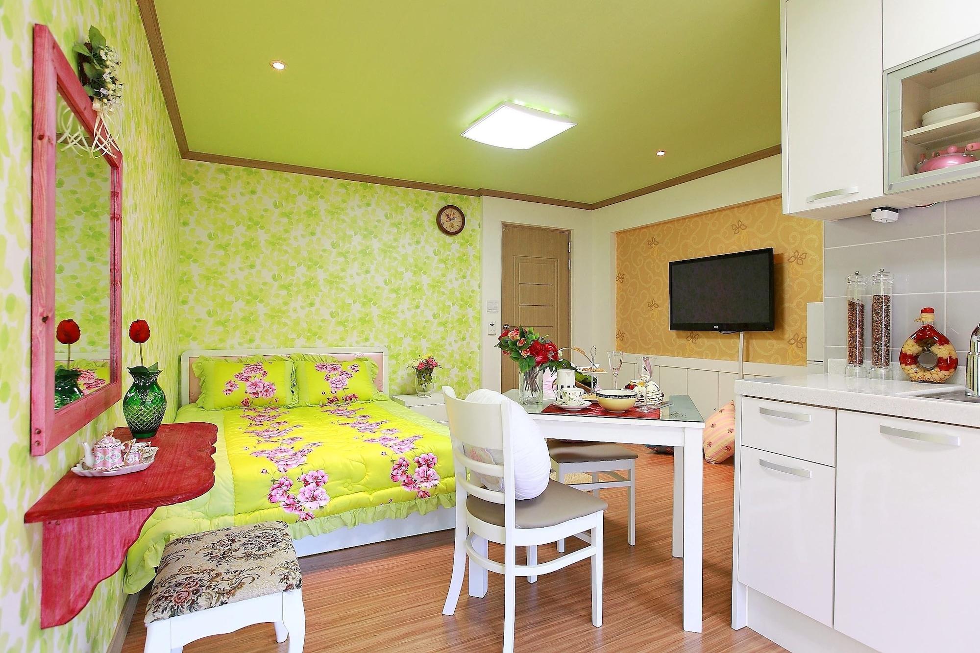 Bellus-Rose Pension Gyeongju Extérieur photo